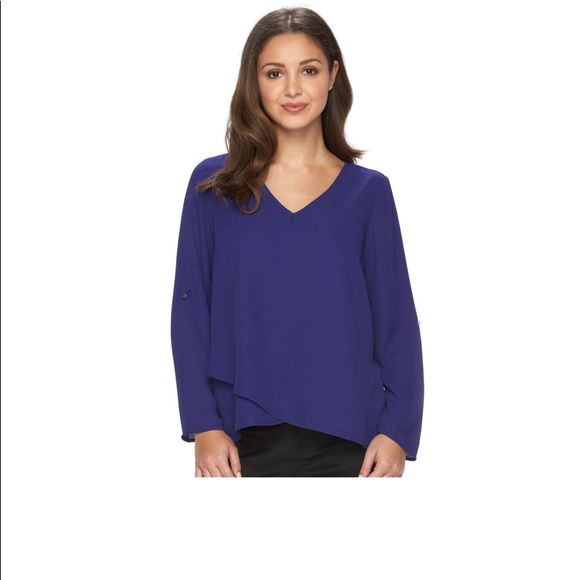 Chiffon Purple Split Neck Top With Tab Sleeves - Picture 7 of 8